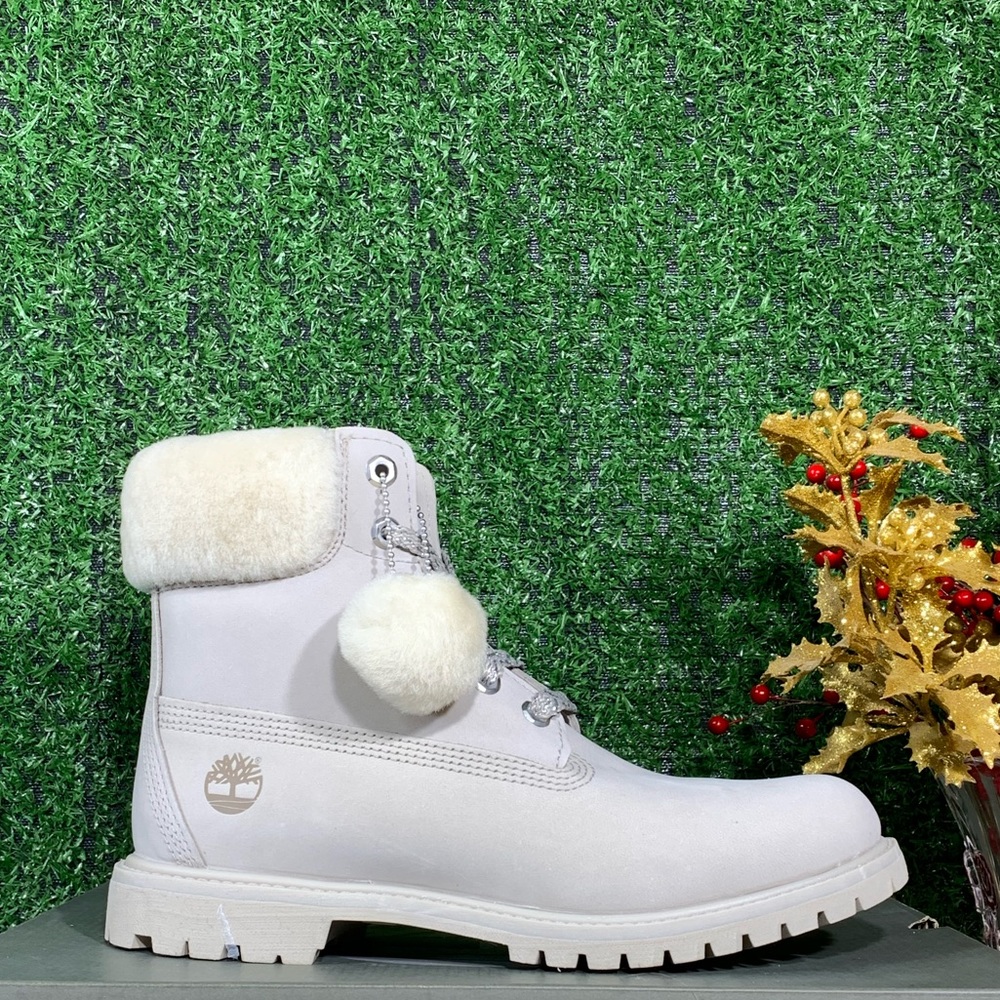 Timberland women’s 6in WP Shearling boot